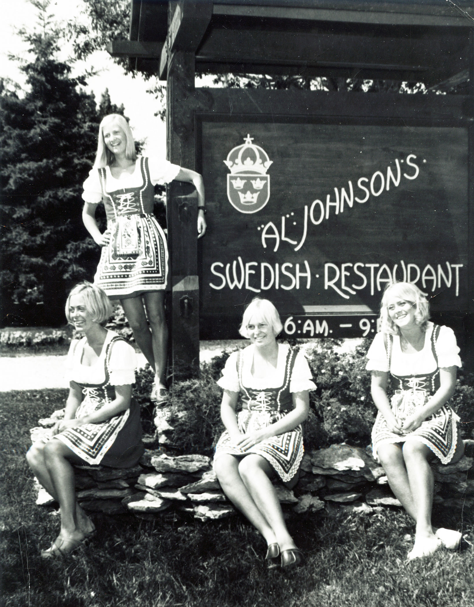 Mini Hearts Felt Ornament - Al Johnsons Swedish Restaurant Butik